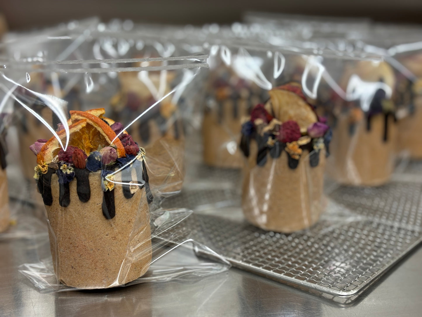 PRÊTS A PARTIR SOUS 48H : Gâteau d'anniversaire pour Lapin : Le DRIP-CAKE (Topping au choix)