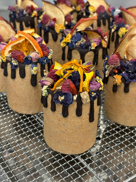 Gâteau d'anniversaire : Le DRIP-CAKE (Topping : Banane, Orange, Papaye ou Pomme-Framboise)