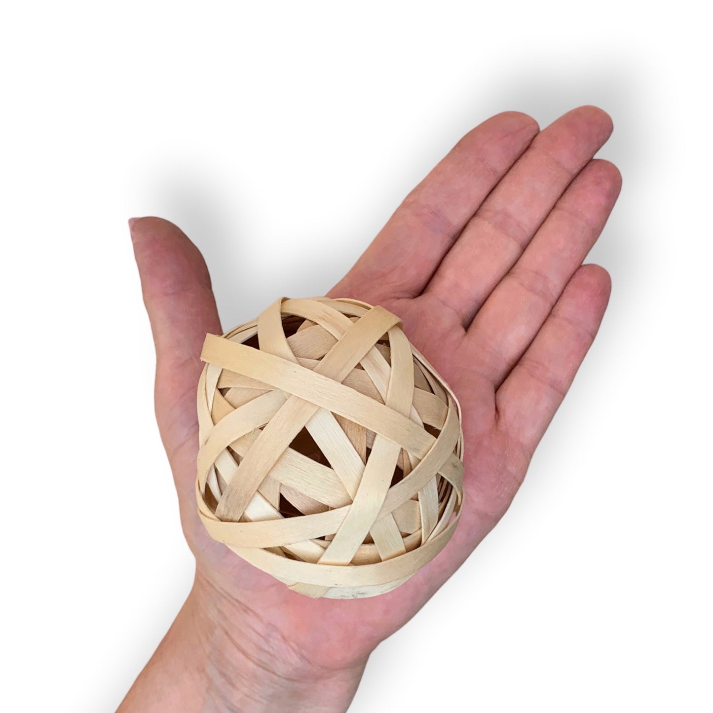 Distributeur de friandises en rotin