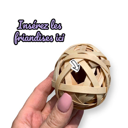 Distributeur de friandises en rotin